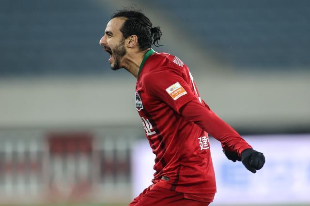 开云体育-顽强河南现铁军本色 多拉多1V3破门破山东金身