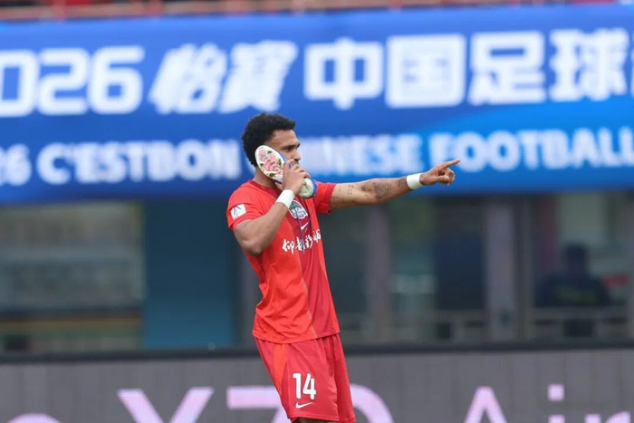 体育视频直播-姆布拉屡失单刀&破门,河南2比1迎两连胜!玉昆后卫送礼+前锋乌龙!|云南|云南玉昆|纳萨里奥|奥斯卡|张宸梁_新浪体育_新浪新闻